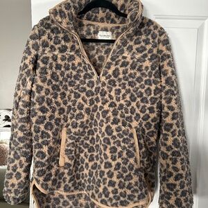 Abercrombie and Fitch Fleece pullover Medium soft leopard